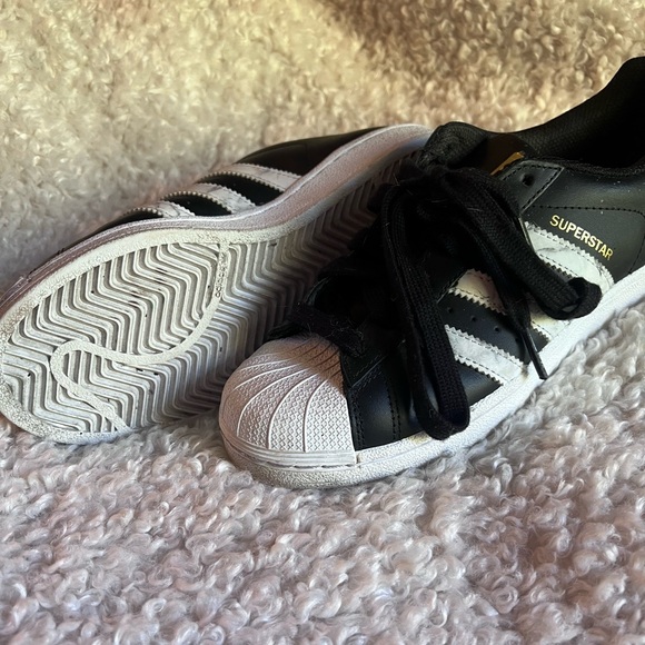 Adidas Superstar - Picture 2 of 4